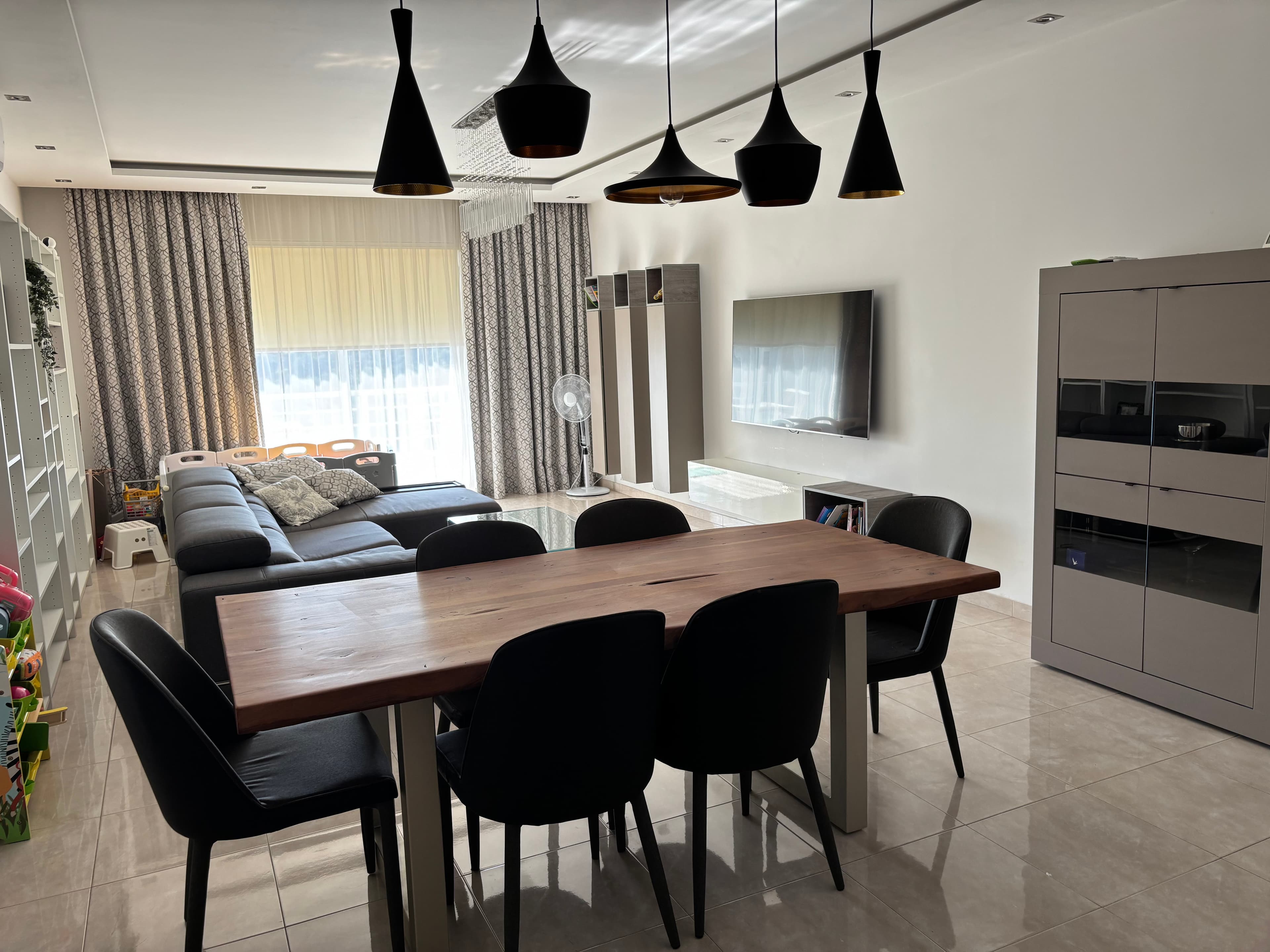 Spacious 2-Bedroom Apartment with Valley Views in Żebbuġ - Image 2