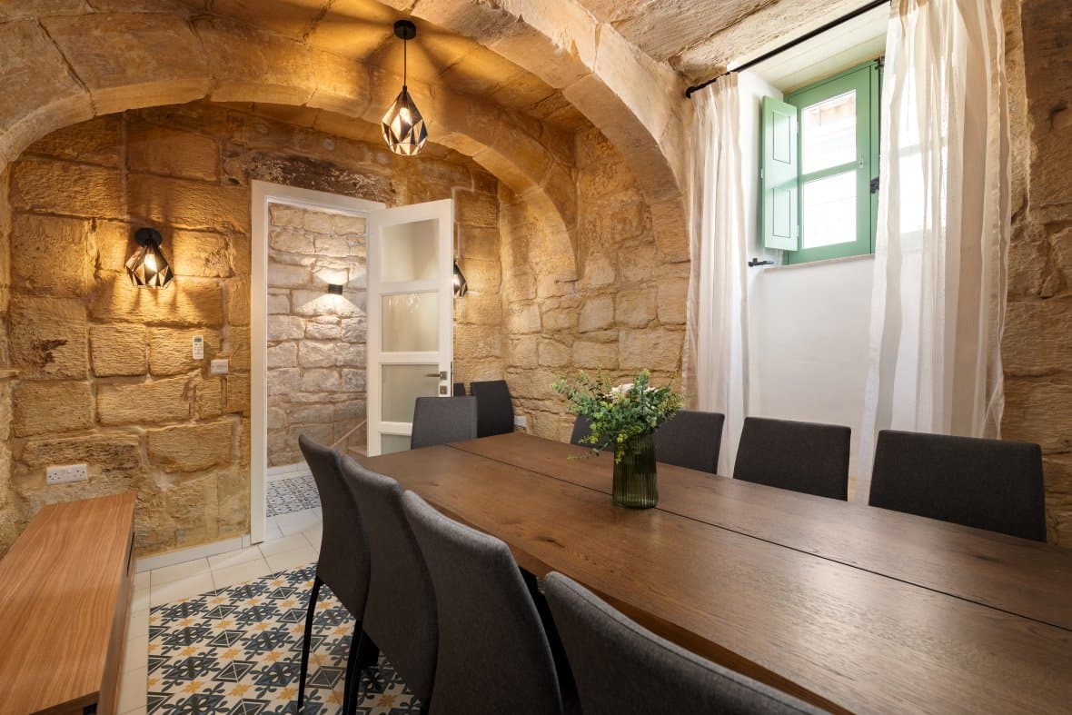 Naxxar House of Character with Pool & Garage - Image 3
