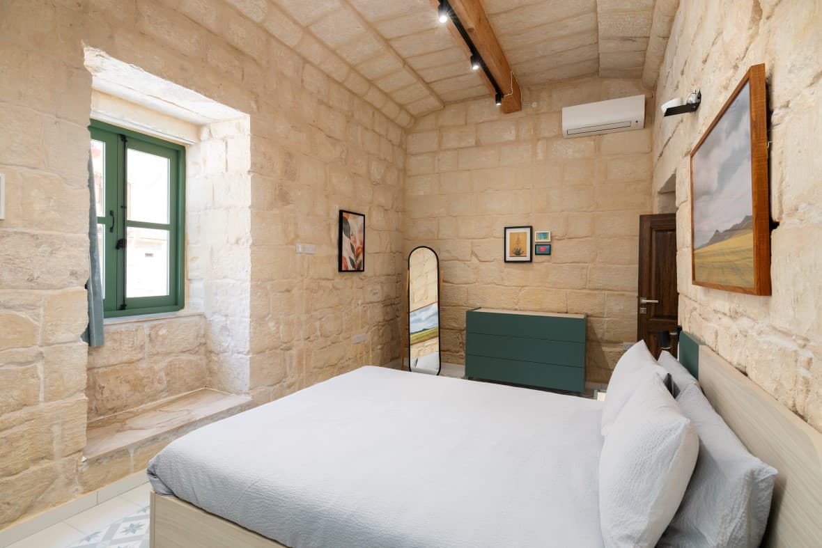 Naxxar House of Character with Pool & Garage - Image 7