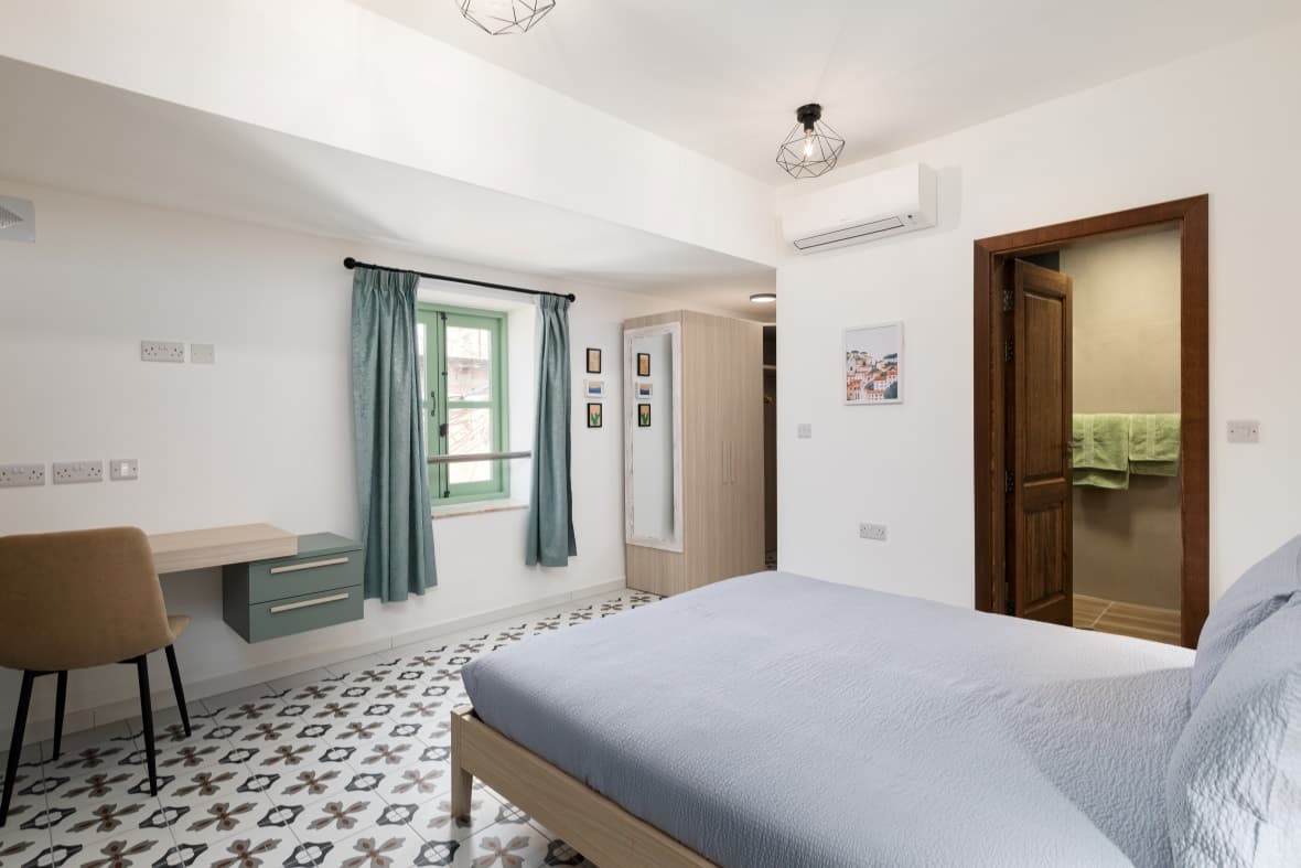 Naxxar House of Character with Pool & Garage - Image 11