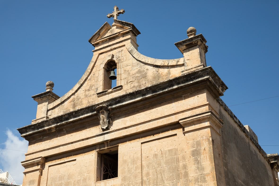 Qormi 3-bedroom Townhouse - Image 19