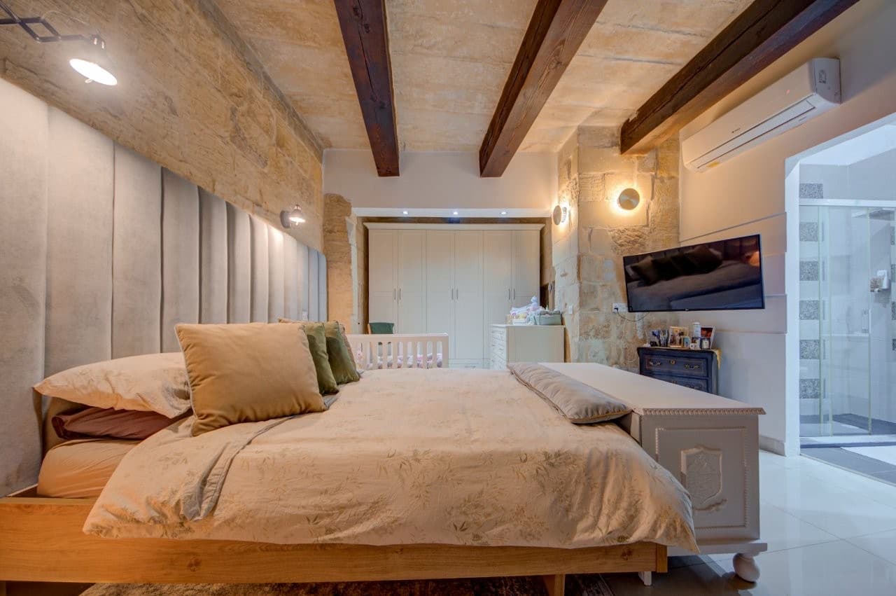 House of Character - Image 7